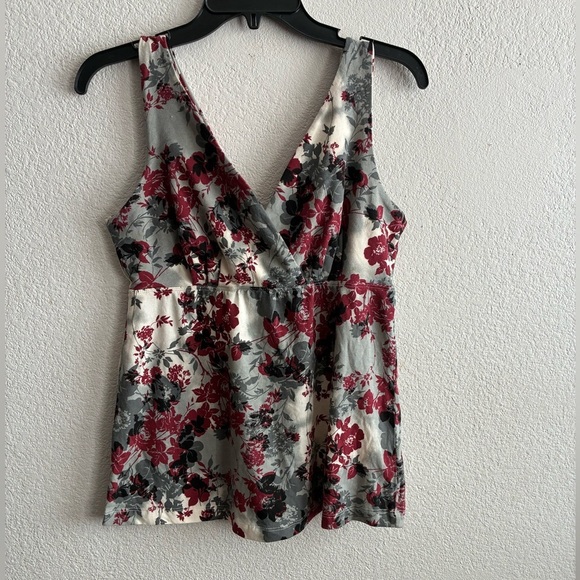 🆕Kika Paprika Y2K Floral Wrap Tank Top - Gray and Red M🆕 - Picture 1 of 9